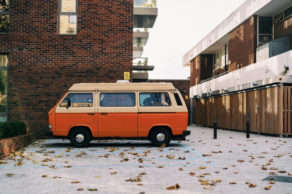 photo 1573400460623 023509e662bb